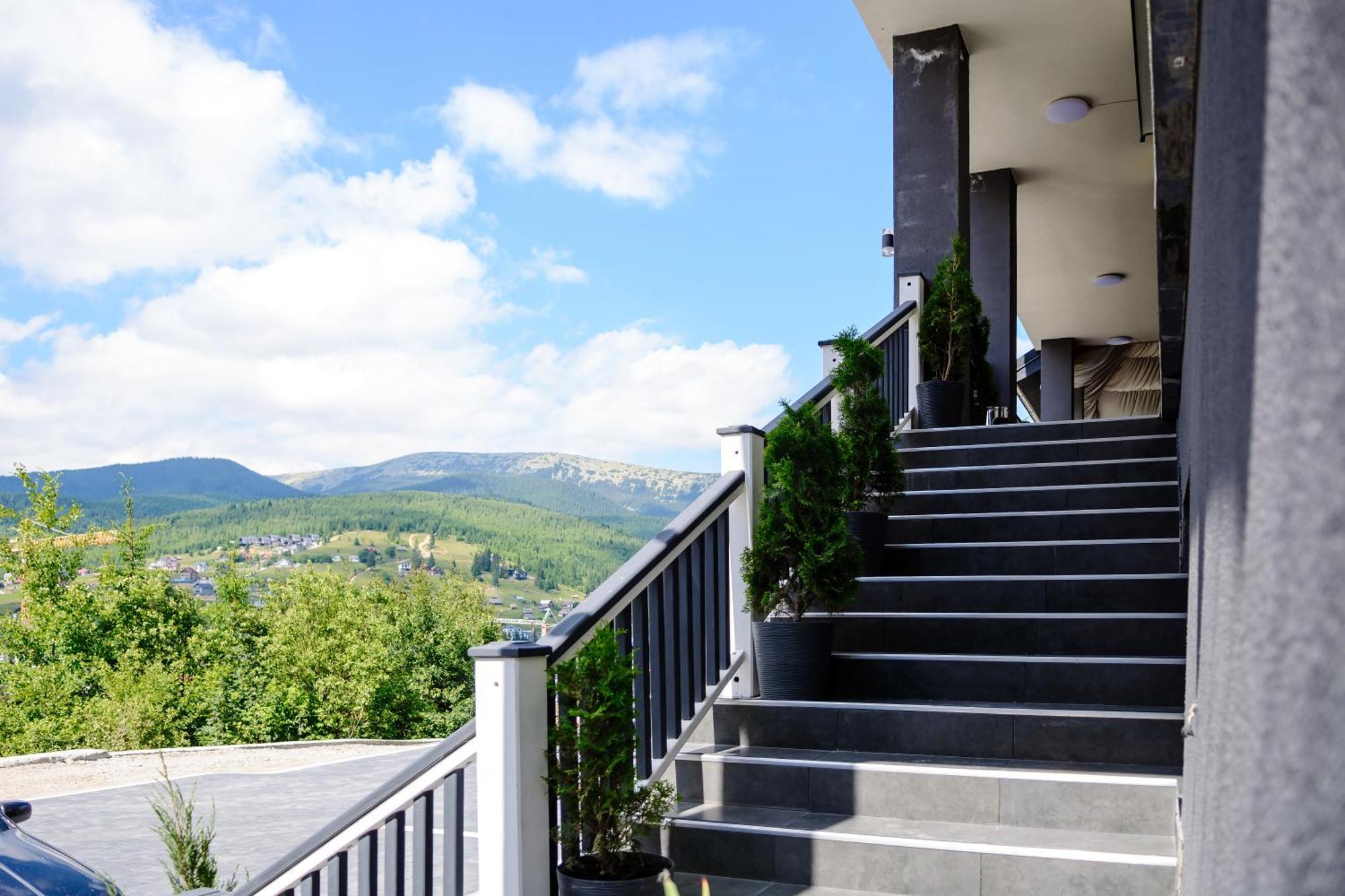 Севеней Готель Bukovel Extérieur photo